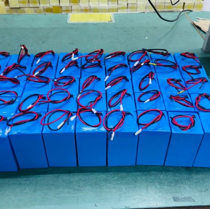 Solar lithium battery